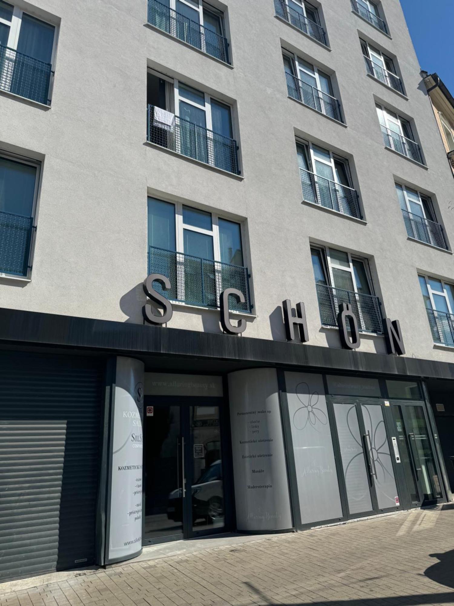 Shon Apartment Old Town Братислава Екстериор снимка