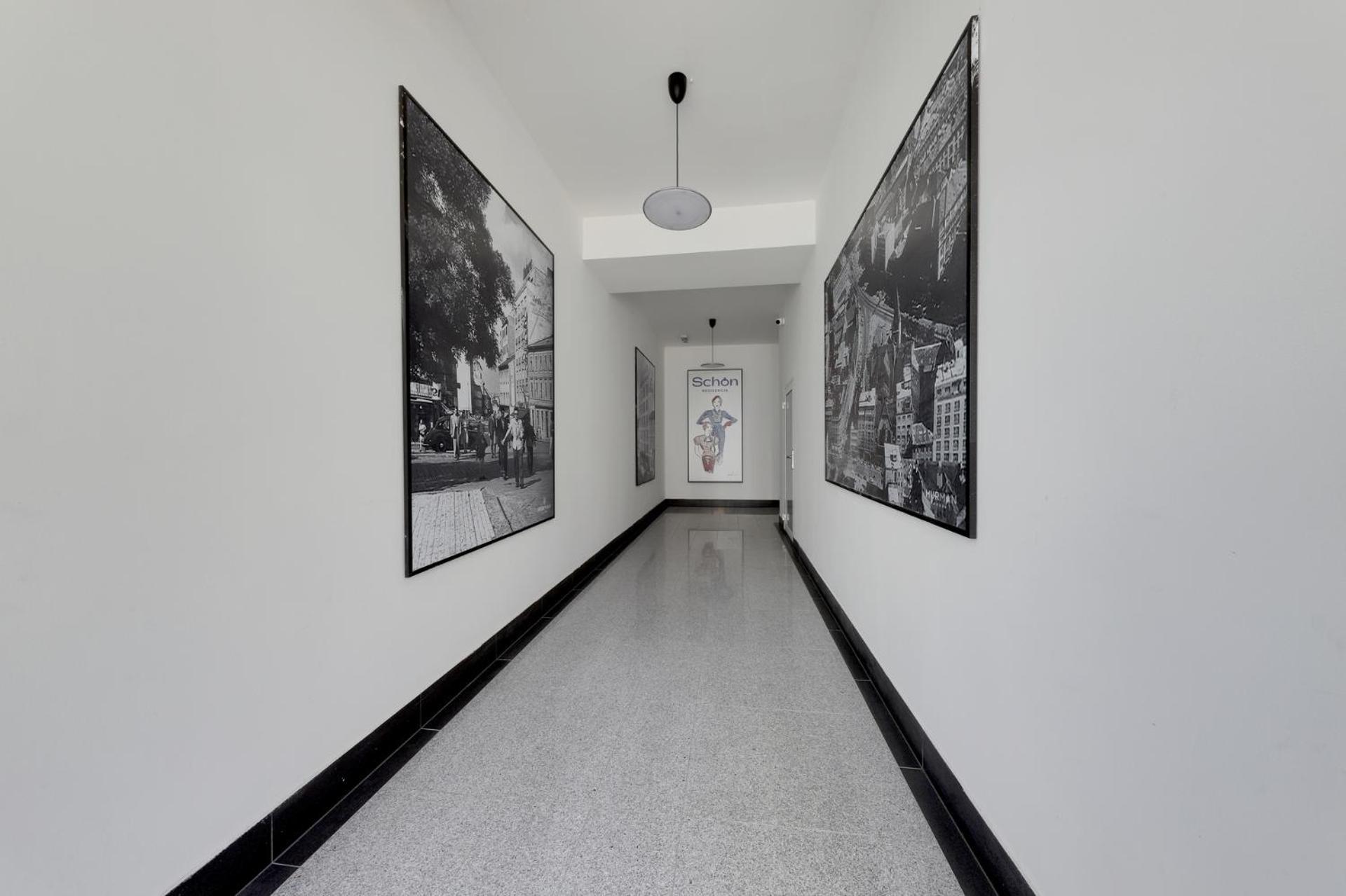 Shon Apartment Old Town Братислава Екстериор снимка