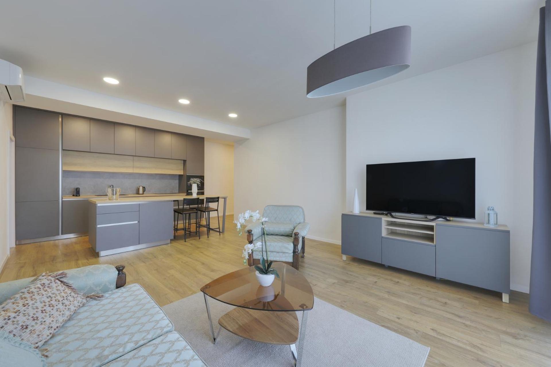Shon Apartment Old Town Братислава Екстериор снимка